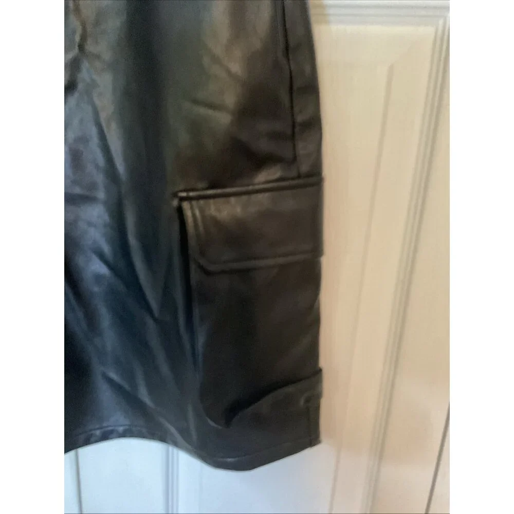 Fashion Nova Don’t Trust Me Faux Leather Cargo Pleather Shorts Size‎ Medium New